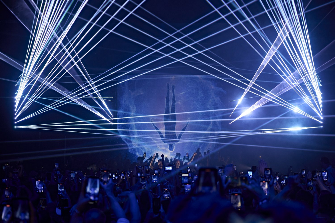 Mumbai Nightlife 2025: The Streetwear Fits You’ll See Everywhere