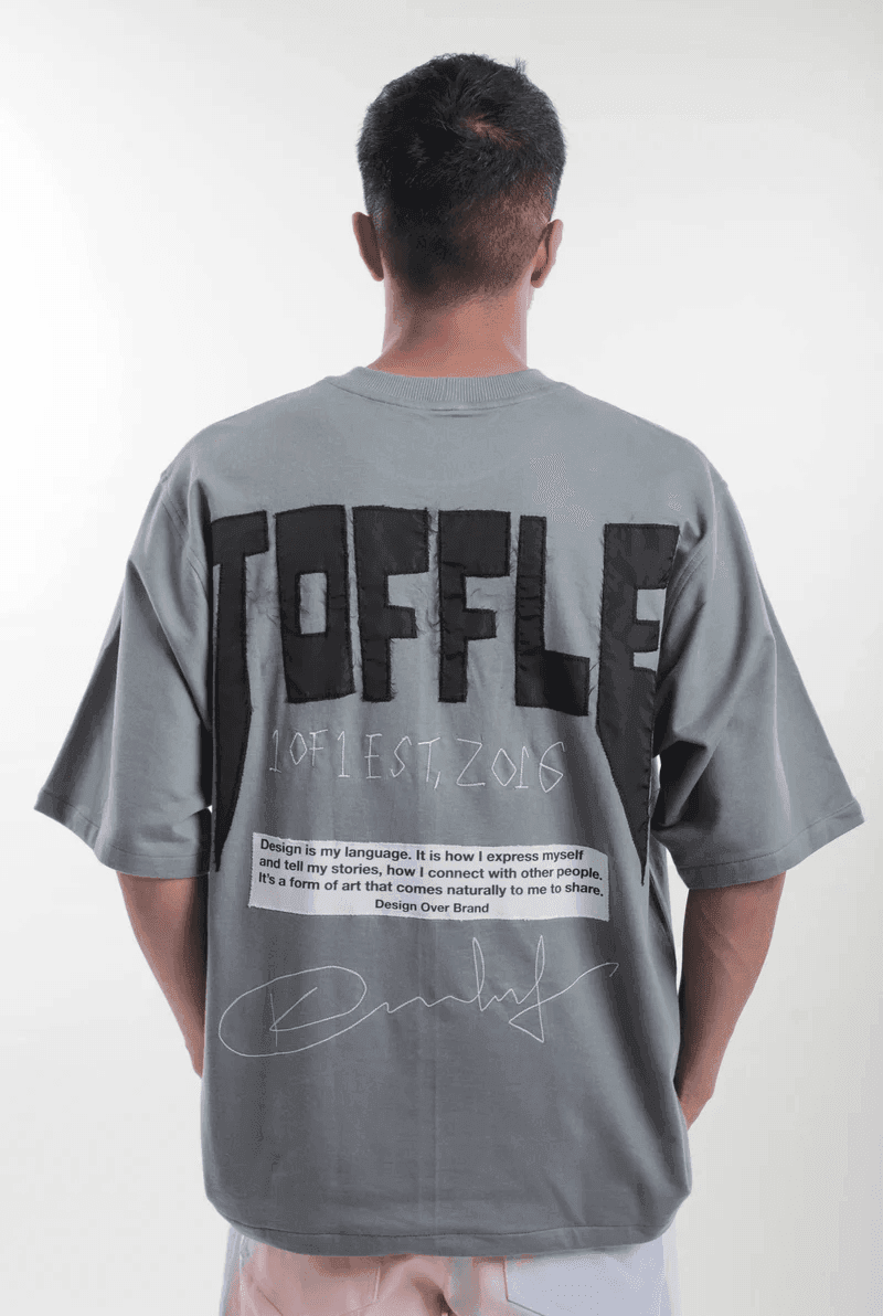 Gratitude Tee - ProjektStreet®